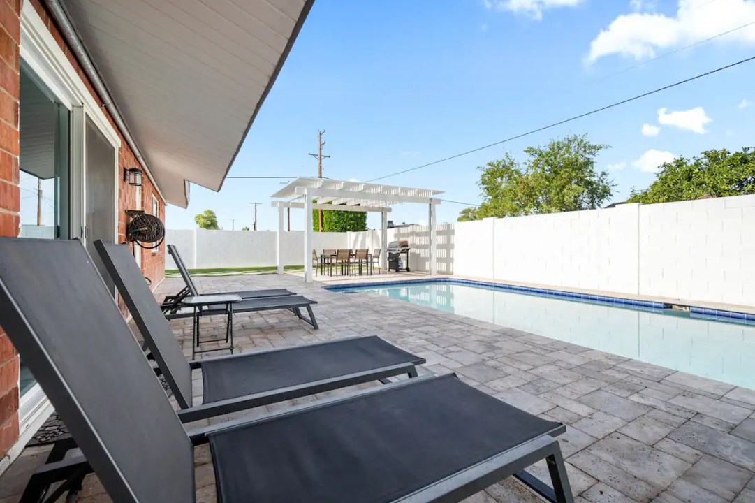 03f944bd-e584-4636-a8f4-72cf0d831a73