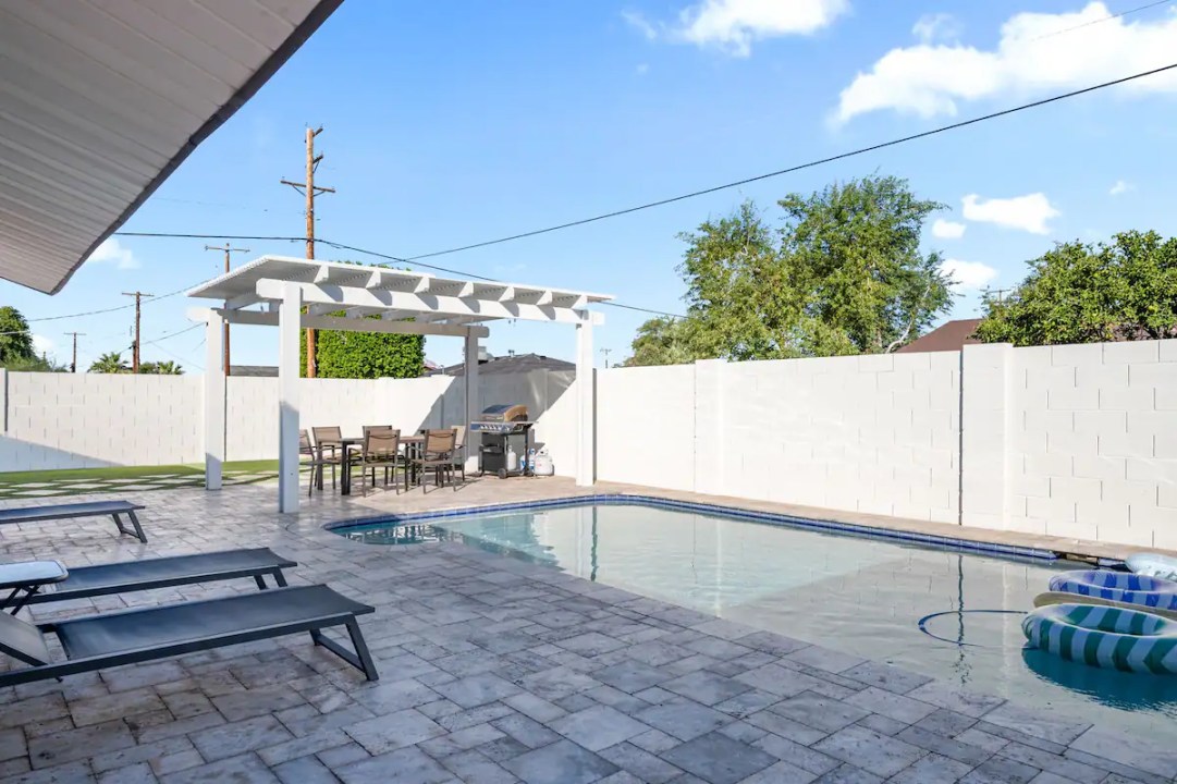 f20428d3-3bfe-4e56-b5bf-d9e67cde4936